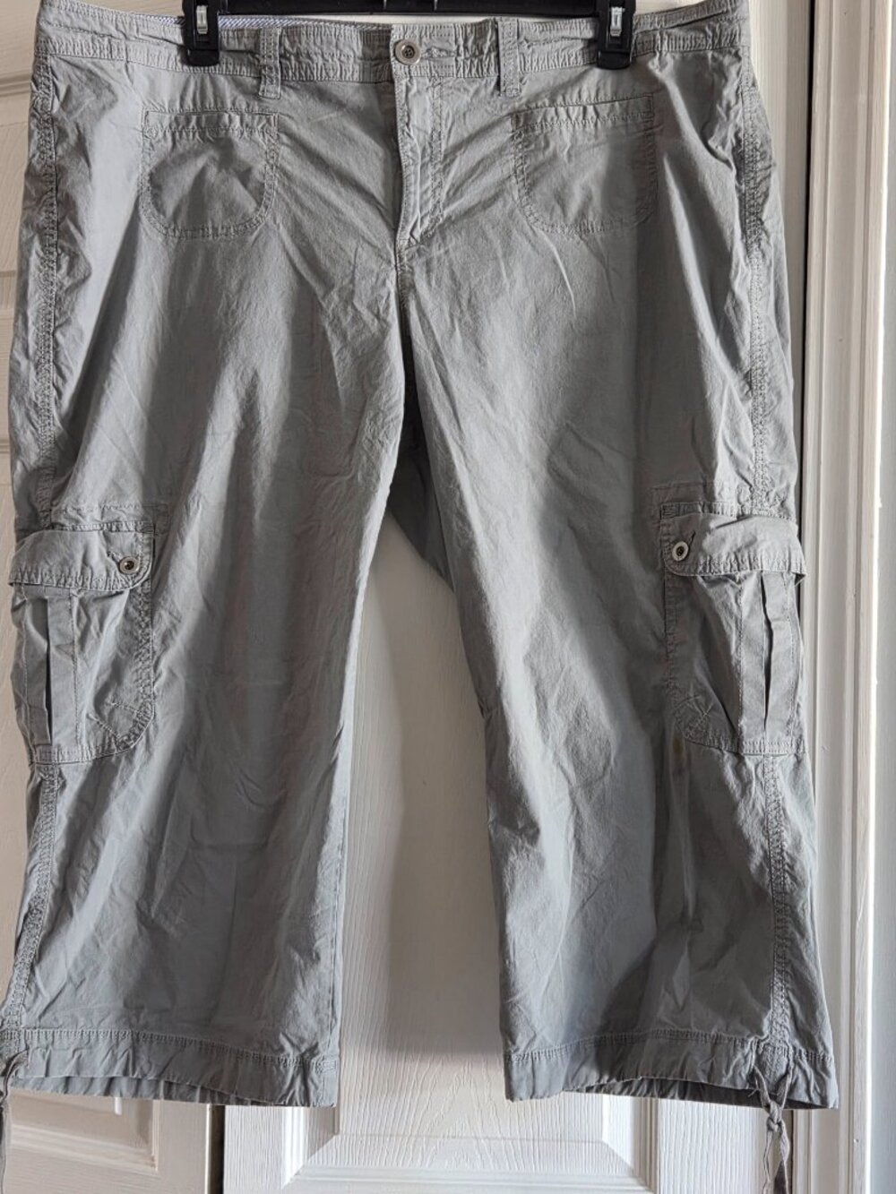 Tommy Hilfiger, light grey cropped pants 22W